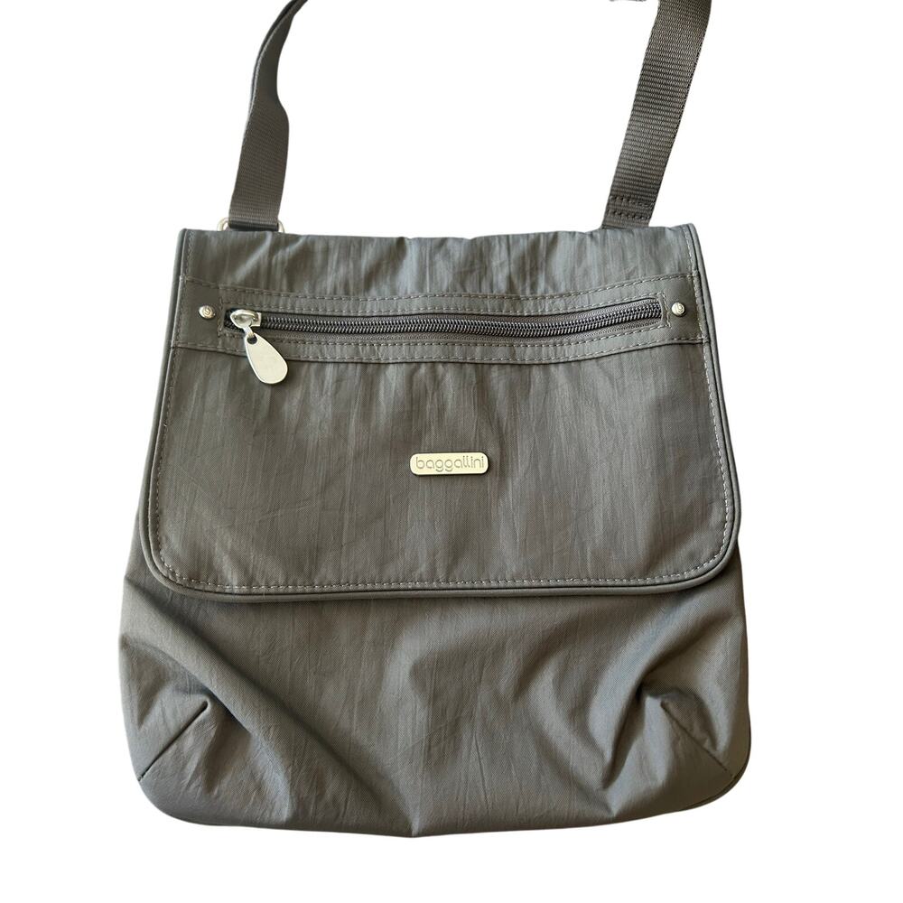 Baggalini grey crossbody bag purse travel durable
